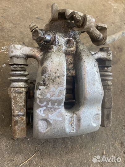 Opel astra h Задний левый суппорт