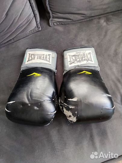 Боксерские перчатки Everlast 14 oz бу