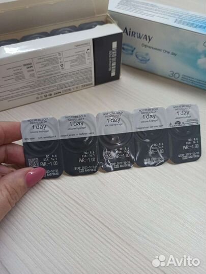 Линзы контактные -1