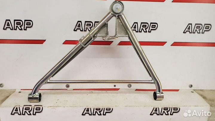 Поперечный рычаг подвески Opel Speedster 2001-2005