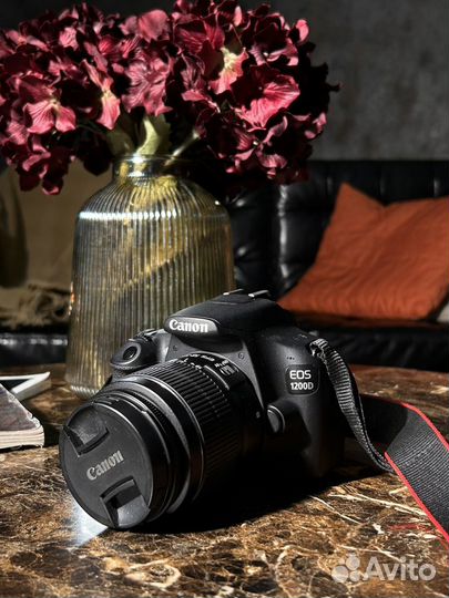 Фотоаппарат Canon EOS 1200D (зеркальный)