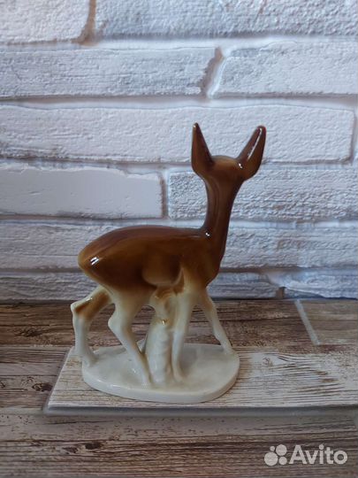 Олень статуэтка