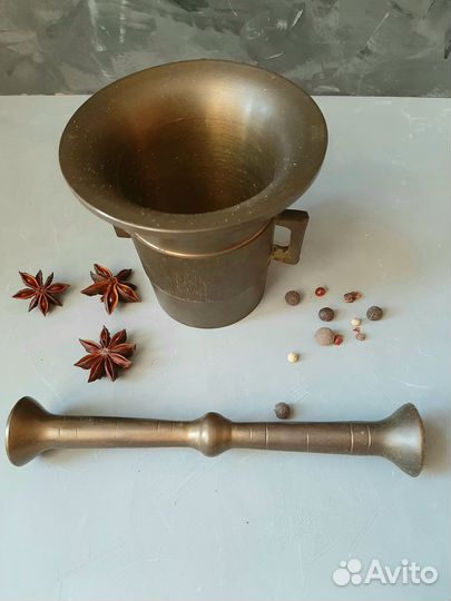 Старинная ступка с пестиком