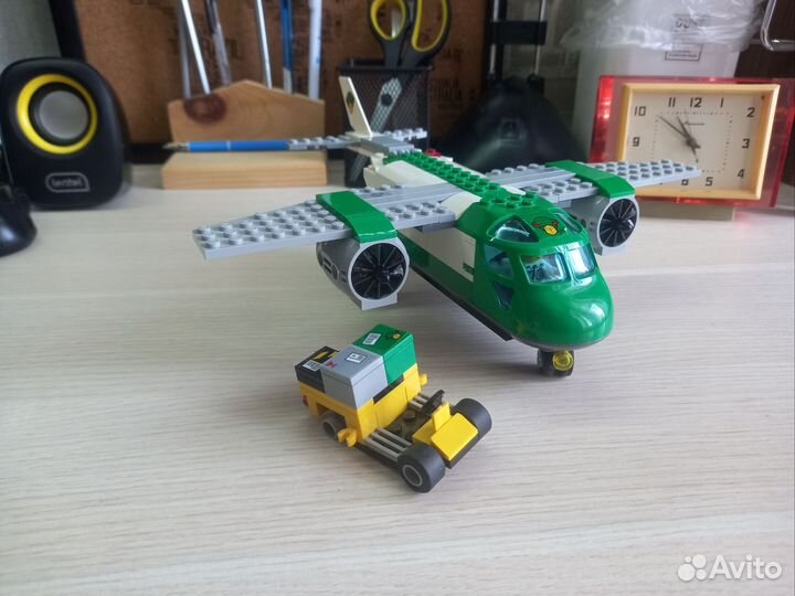 Lego City 60101 Грузовой самолёт в аэропорту