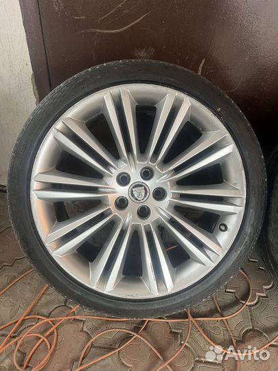 Колеса на Jaguar r20