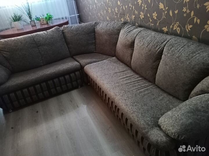 Угловой диван бу