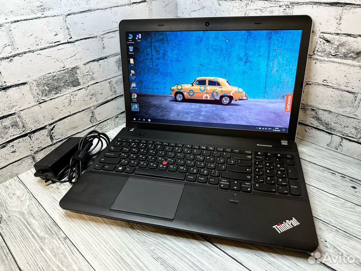 Офисный ноутбук Lenovo ThinkPad с SSD