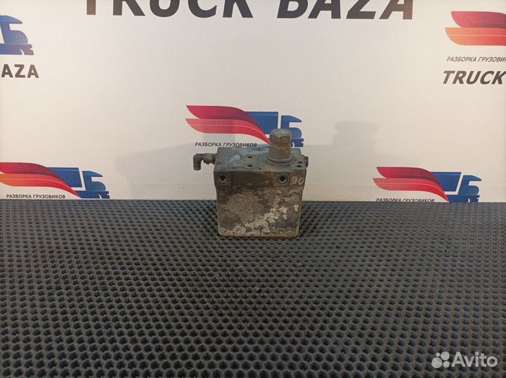 Насос подъёма кабины