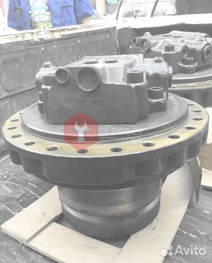 Мотор хода PC300LC-8 708-8H-00320