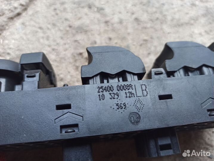 Блок управления подъемниками Renault Fluence