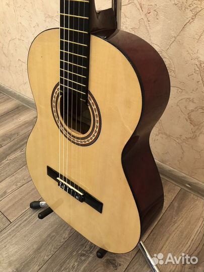 Классическая гитара Cremona