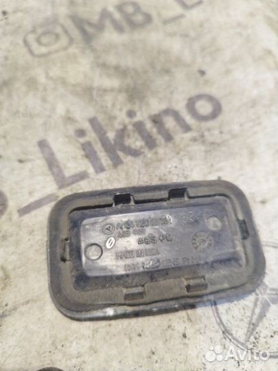 Катафот двери передний Mercedes Ml W164