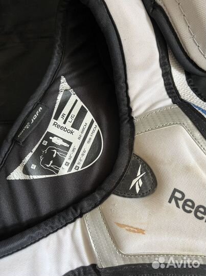 Нагрудник хоккейный Reebok JR L