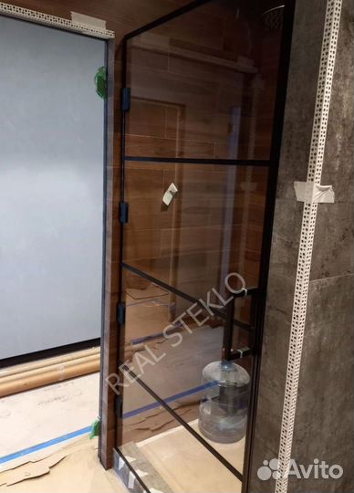 Стеклянные двери на заказ