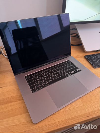 Apple MacBook Pro 16 i9 2.3Ghz, 32Gb, 1Tb SSD