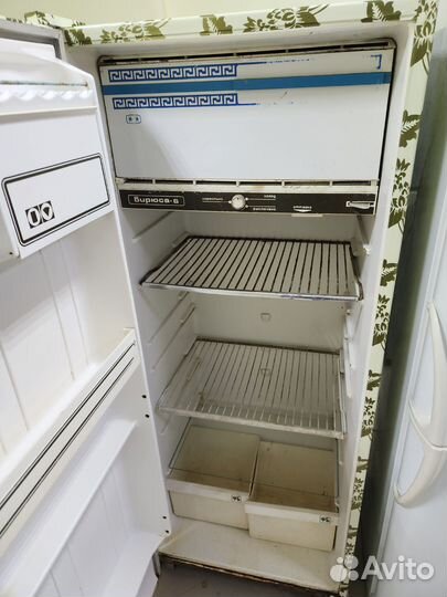 Холодильник Бирюса