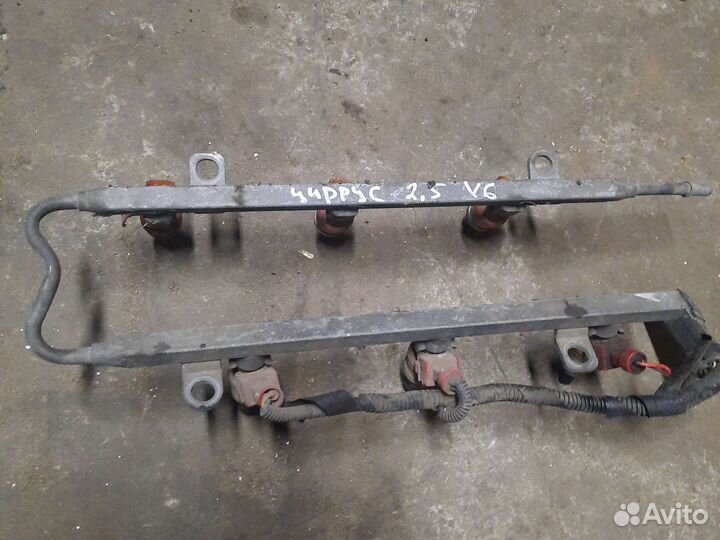 Топливная рампа chrysler cirrus 2.5