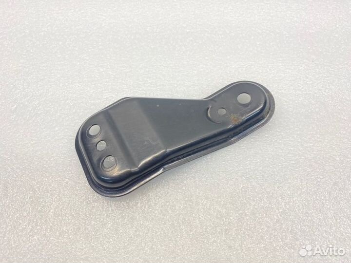 Кронштейн Volkswagen Polo седан 1.6 2014