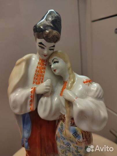 Статуэтка фарфор 