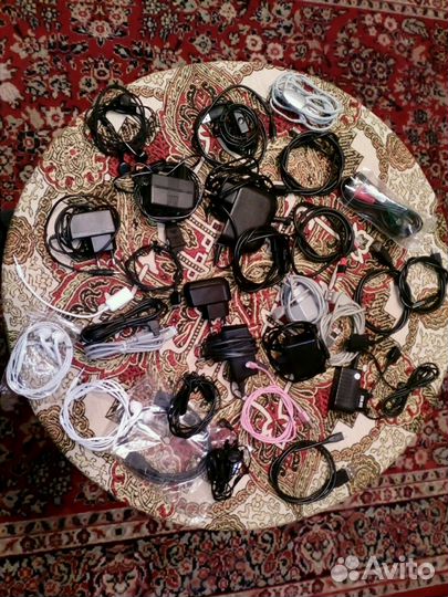 Зярядные, наушники, шнуры,чехлы