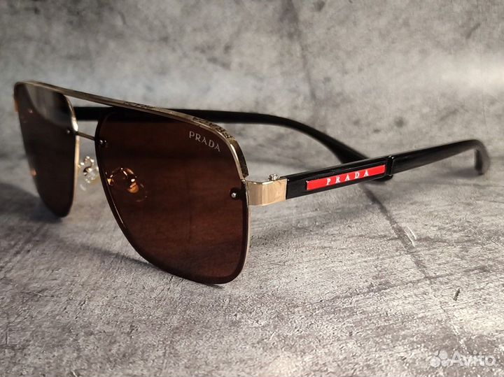 Очки солнцезащитные prada