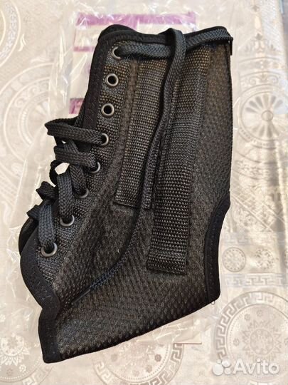 Бандаж на голеностопный сустав