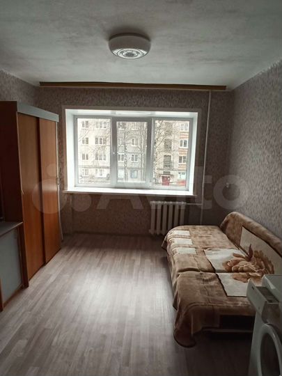 Комната 13 м² в 5-к., 2/5 эт.