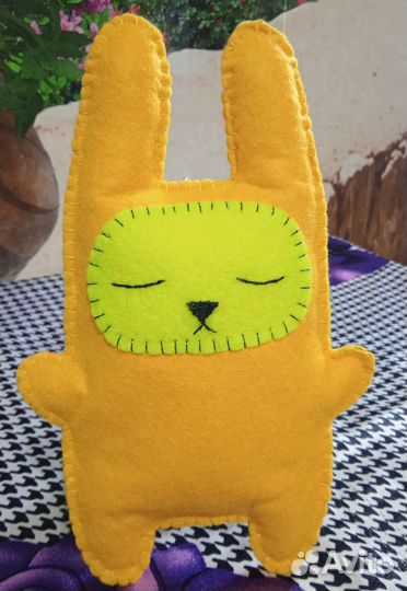 Игрушка заяц из фетра