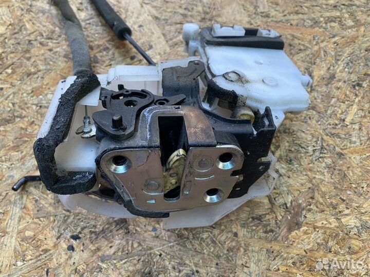 Замок двери mazda cx7 2007