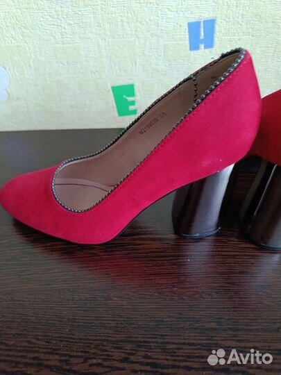Туфли женские 35 размер красные