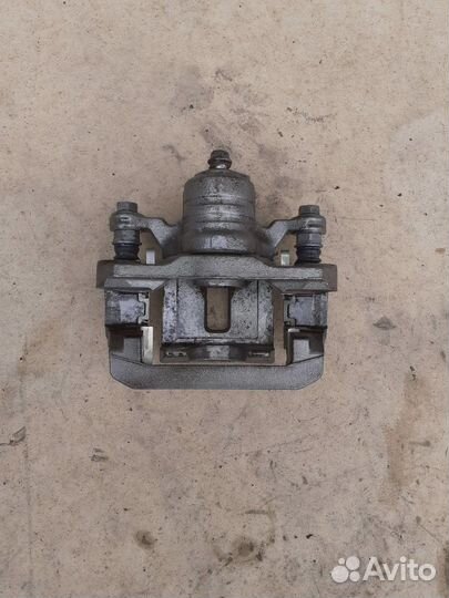 Суппорт задний Nissan Pathfinder R51