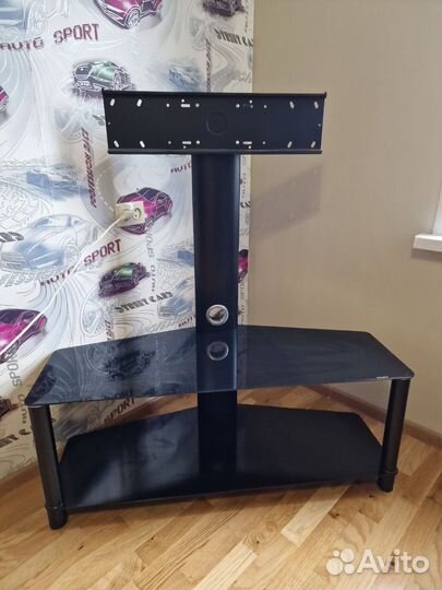 Стеклянная тумба под тв