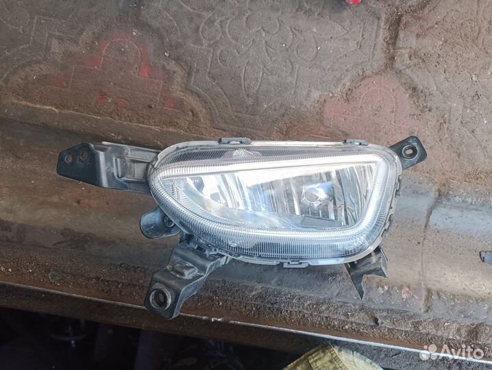 Фара противотуманная правая Hyundai Tucson 3 92202