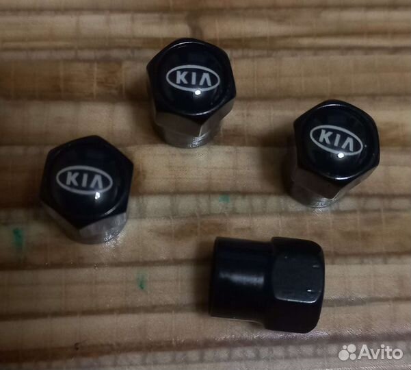 Комплект колпачков на ниппеля KIA и тойоту
