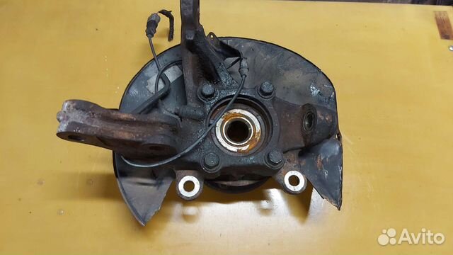 Кулак передний правый Acura MDX YD2 2007-2012