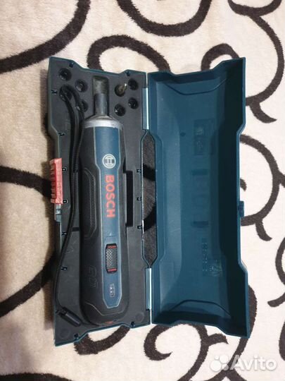 Электроотвертка Bosch go