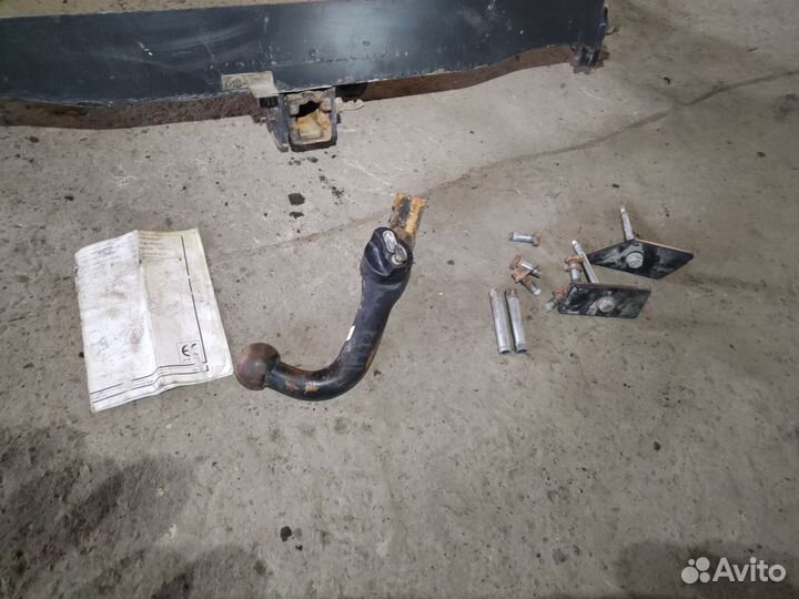 Фаркоп Subaru Forester SG5 SF5