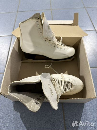 Фигурные коньки Lange Libra