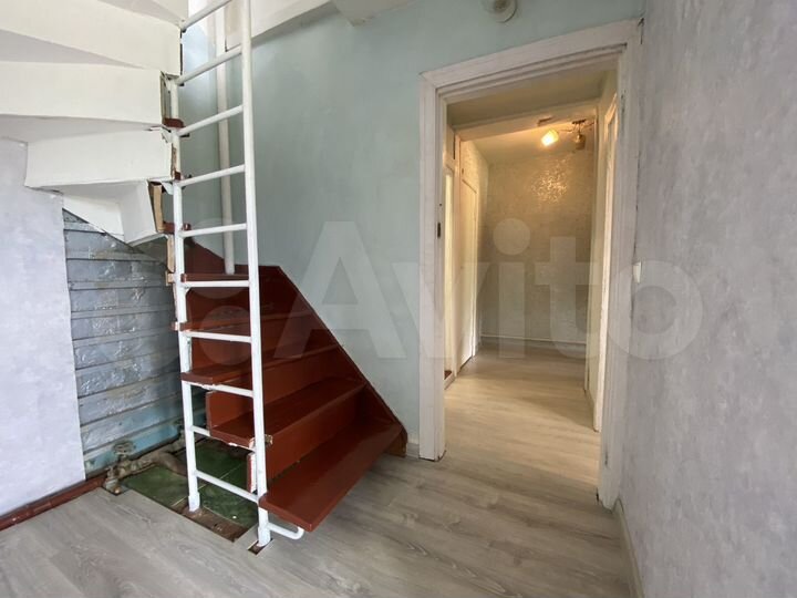 4-к. квартира, 71 м², 1/2 эт.