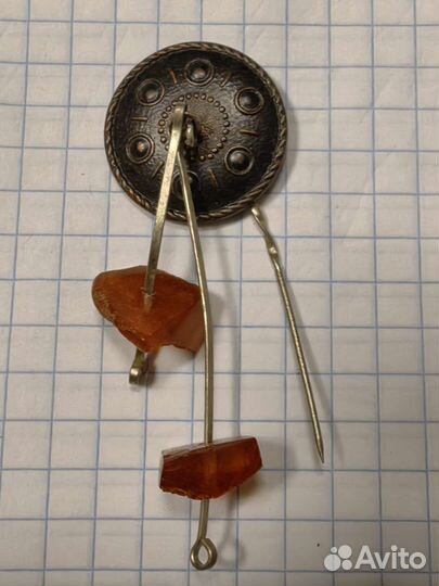 Винтаж Брошь-Брошка времен СССР С янтарем на иголк