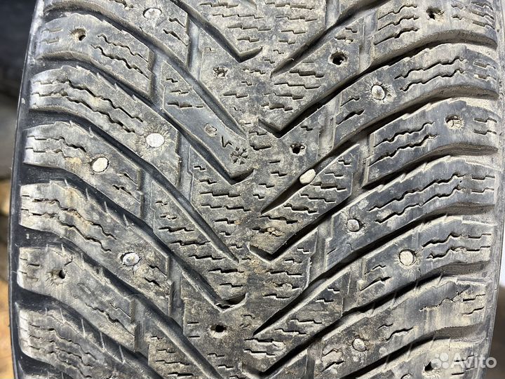 Nokian Tyres Hakkapeliitta 8 225/50 R17 98T