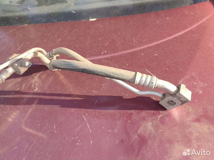 Опель Астра Н трубка кондиционера