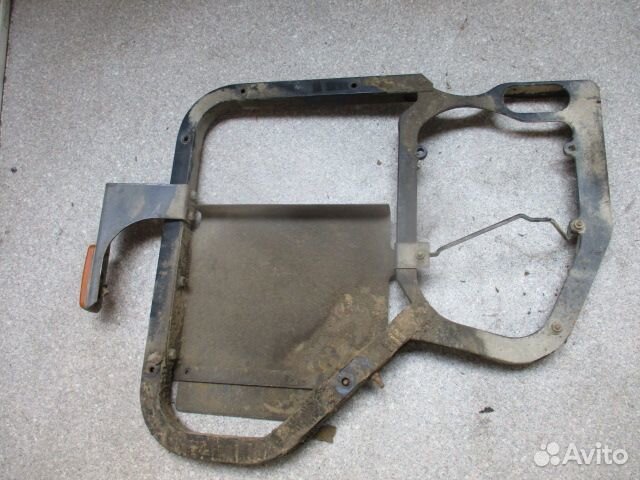 Кронштейн крыла правый передний renault 7420967449