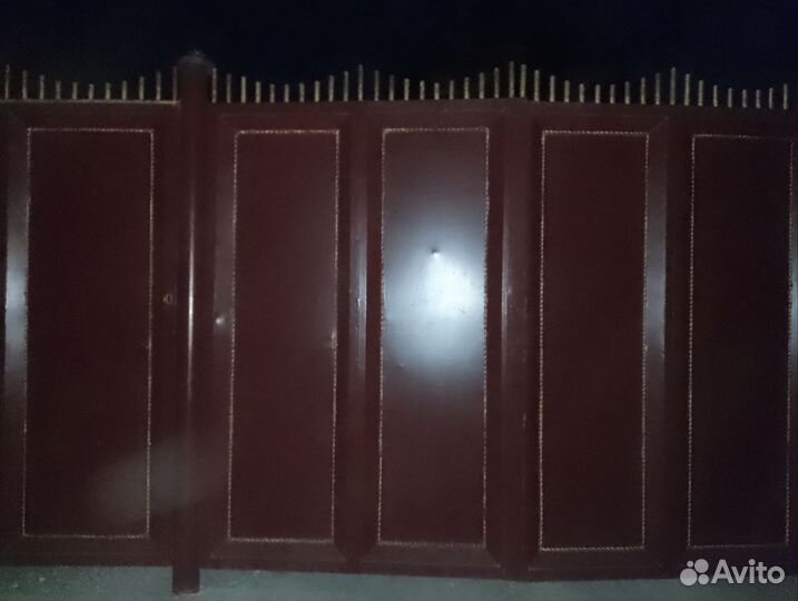 Секционные ворота с калиткой бу