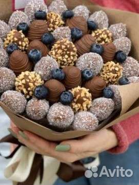 Мужской букет из клубники в шоколаде