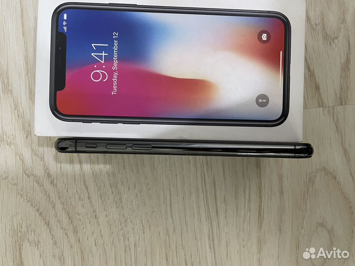 iPhone X, 64 ГБ