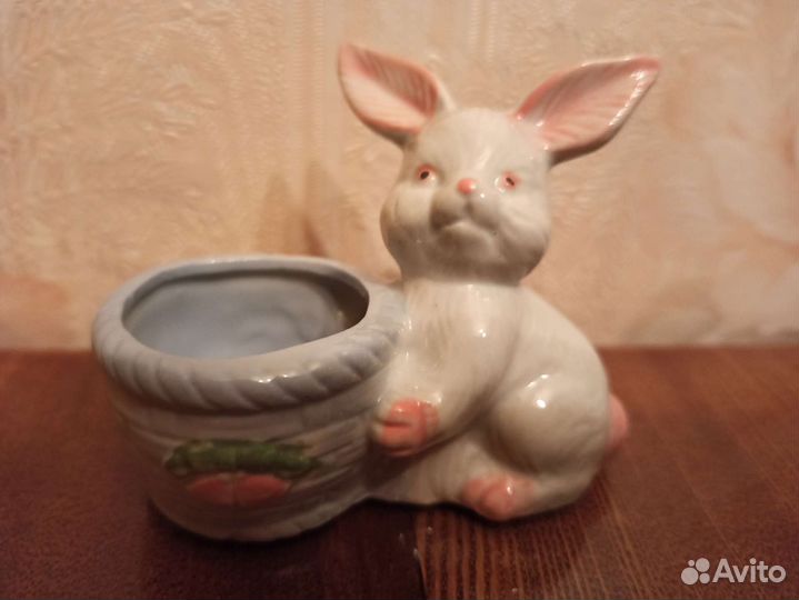 Заяц подставка под яйцо