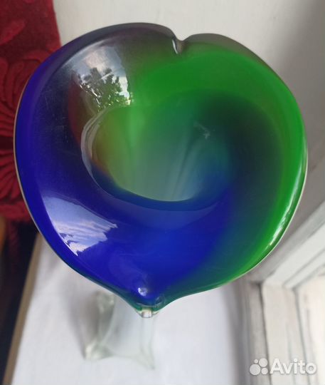 Высокая ваза. Берц. кала. Трехцветное стекло