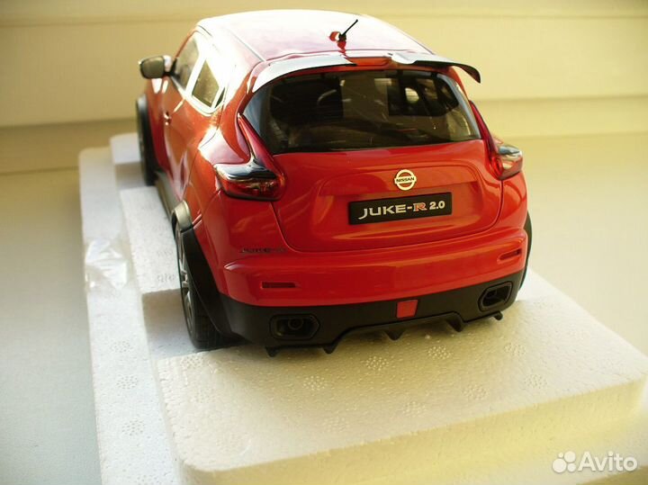 Nissan Juke-R 2.0, autoart (масштаб 1:18)