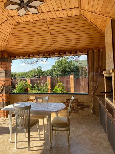 Дом 182 м² на участке 9,5 сот.